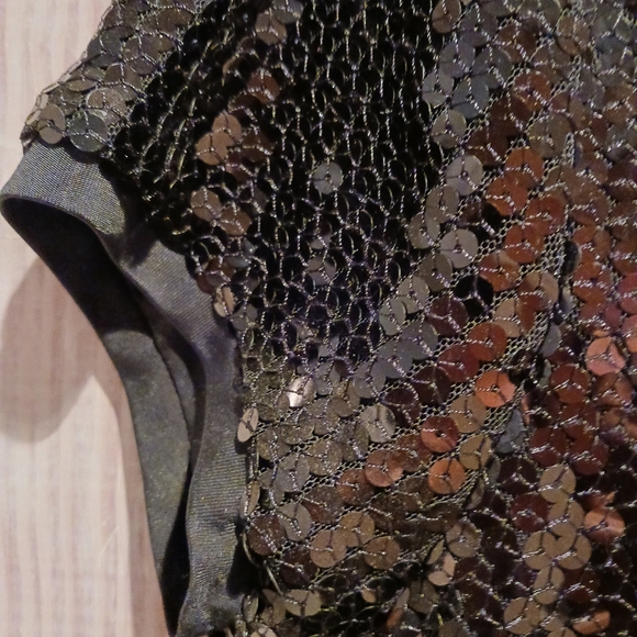 AUGUST SILK OPTIONS BLACK SEQUIN SHORT SLEEVE TOP SIZE LARGE - Picture 3 of 4